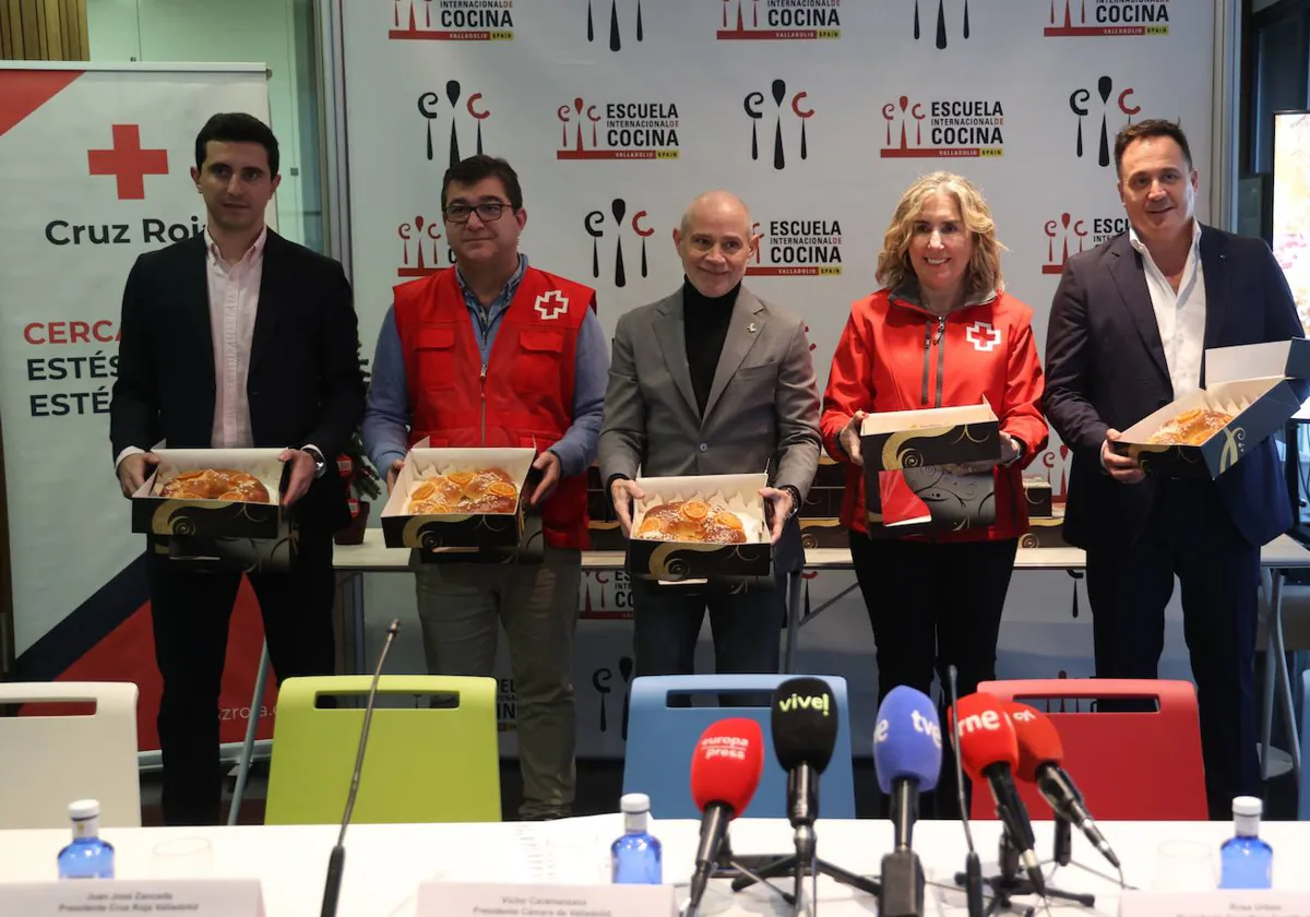 Presentación de la iniciativa con el presidente de la institución cameral, Víctor Caramanzana y la presidenta de Cruz Roja en Castilla y León, Rosa Urbón