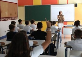 La Xunta ve «muy positivo» que se prohíba el uso de móviles en los colegios