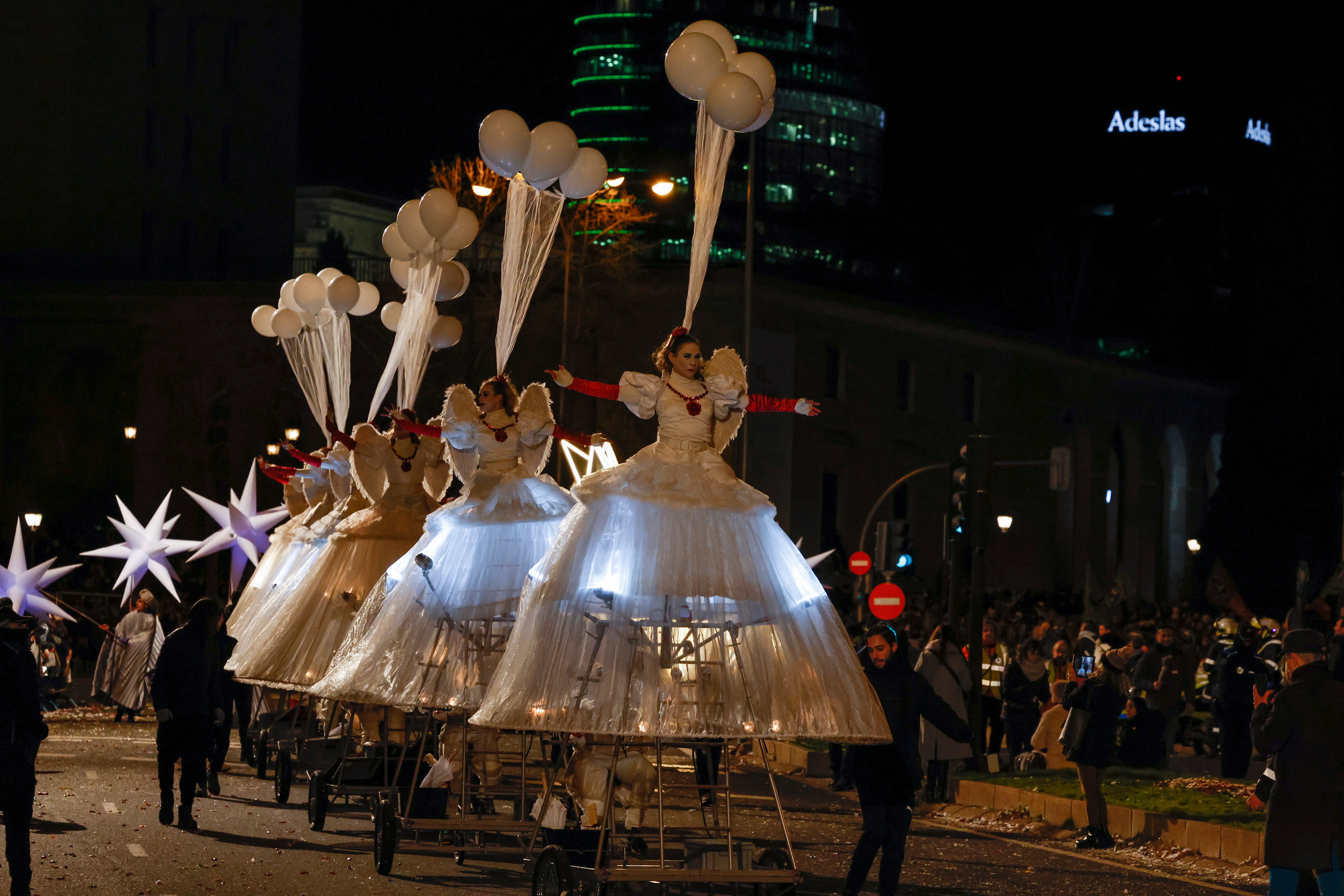 La cabalgata de Reyes en Madrid, en imágenes