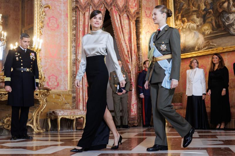 La Reina Letizia y la Princesa Leonor durante la recepción en la Pascua Militar, en el Palacio Real