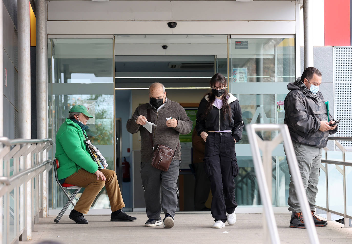 Fotos: las mascarillas se multiplican en Córdoba en pleno repunte de gripe, covid y catarros