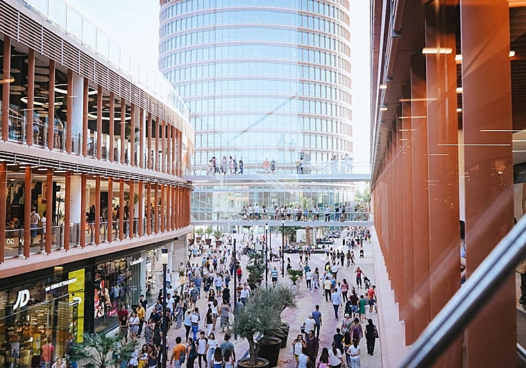 El Centro Comercial Torre Sevilla inicia la temporada de rebajas