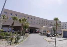 Un hombre de 35 años ingresa en la UCI del hospital de Motril tras recibir una puñalada