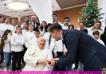 La Misericordia de Córdoba entrega la medalla de los Santos Mártires al Papa Francisco