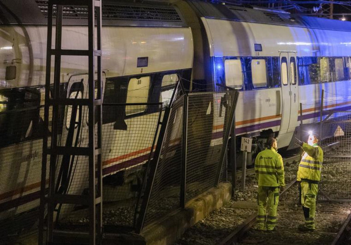 Tren accidentado en El Chorro, que supuso la evacuación de más de 200 pasajeros