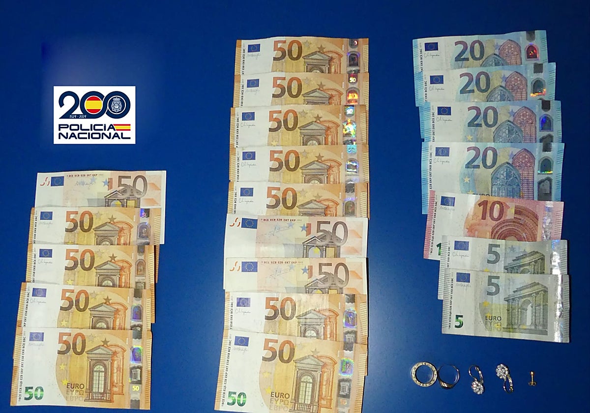 Dinero en efectivo y joyas con los que fue 'pillada' la mujer detenia