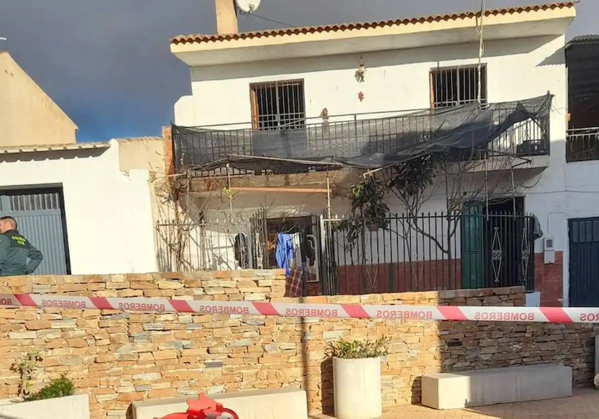 Imagen de la vivienda del pueblo de Darro donde ha fallecido el hombre