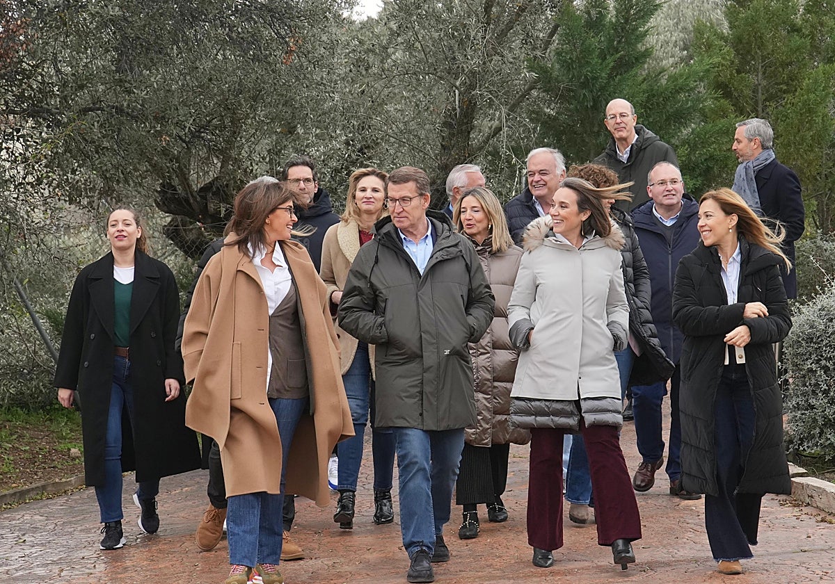 Alberto Núñez Feijóo, este domingo, junto a los miembros de su Comité de Dirección