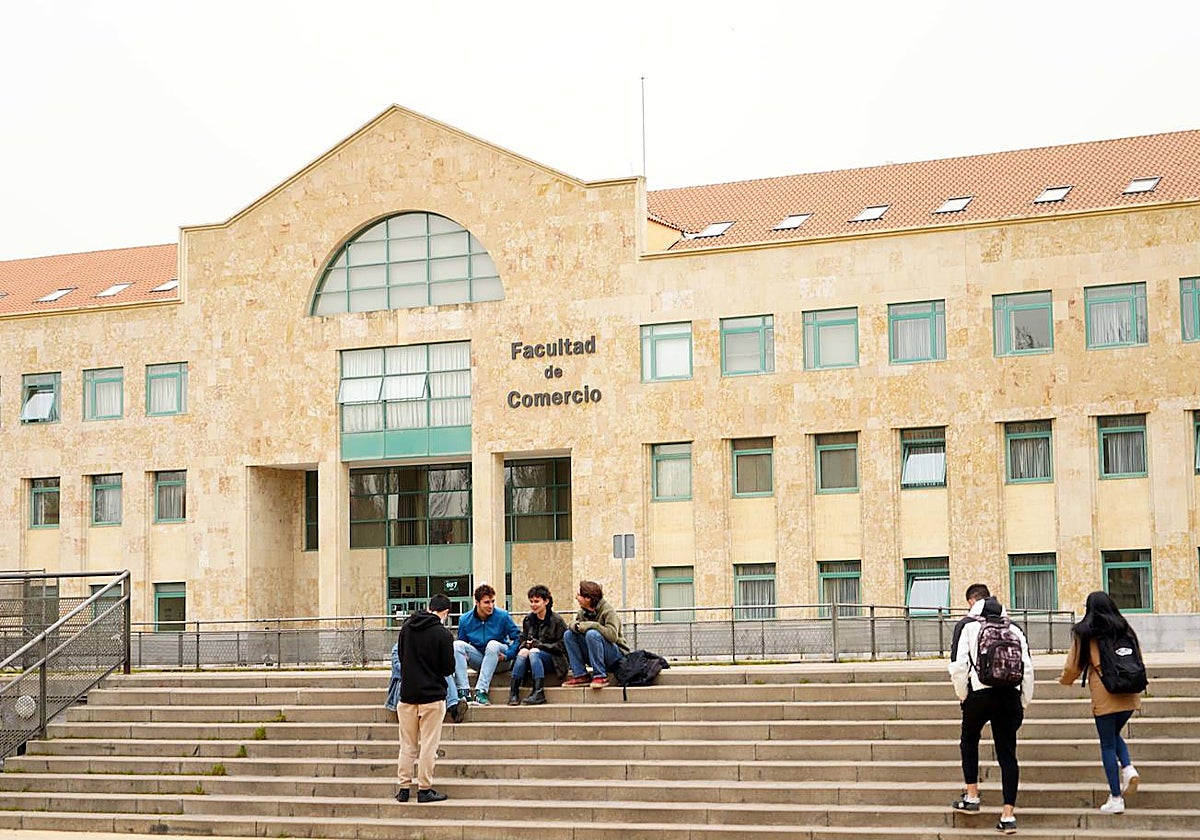 Los universitarios de Castilla y León también son de los que más rinden