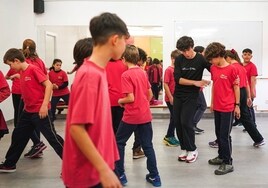 Los alumnos madrileños empiezan a bailar en el cole para evitar la depresión, las adicciones digitales y el sobrepeso
