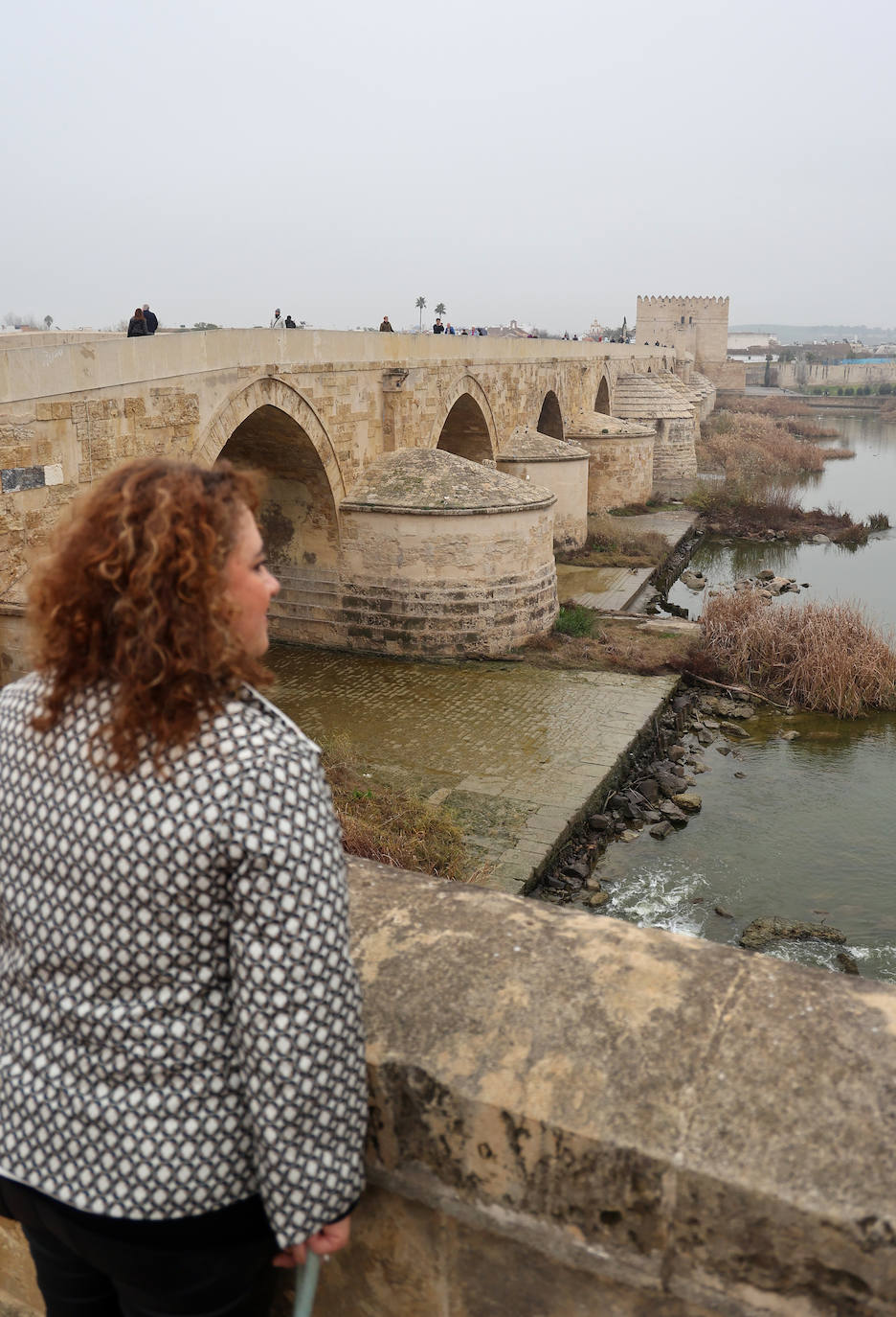 Fotos: la sequía deja bajo mínimos el cauce del río Guadalquivir en Córdoba