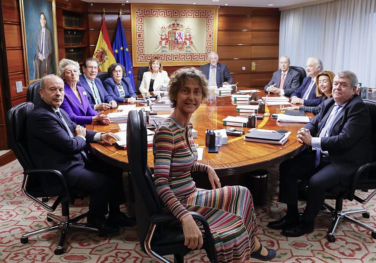 Los magistrados del TC, momentos antes del Pleno celebrado este martes