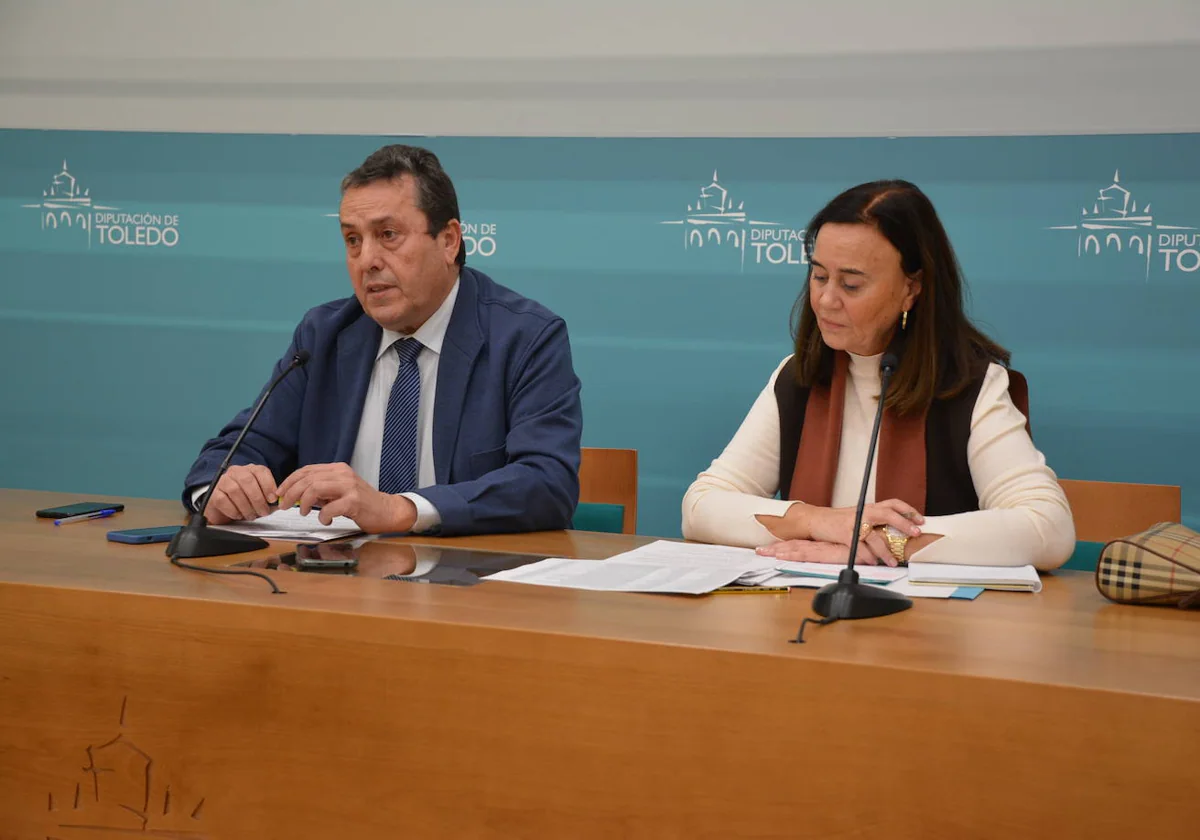 Pablo Barroso y María José Pérez, durante la presentación de los programas