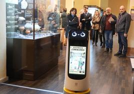 Un robot como guía turístico para enseñar el Museo Arqueológico de Cabra