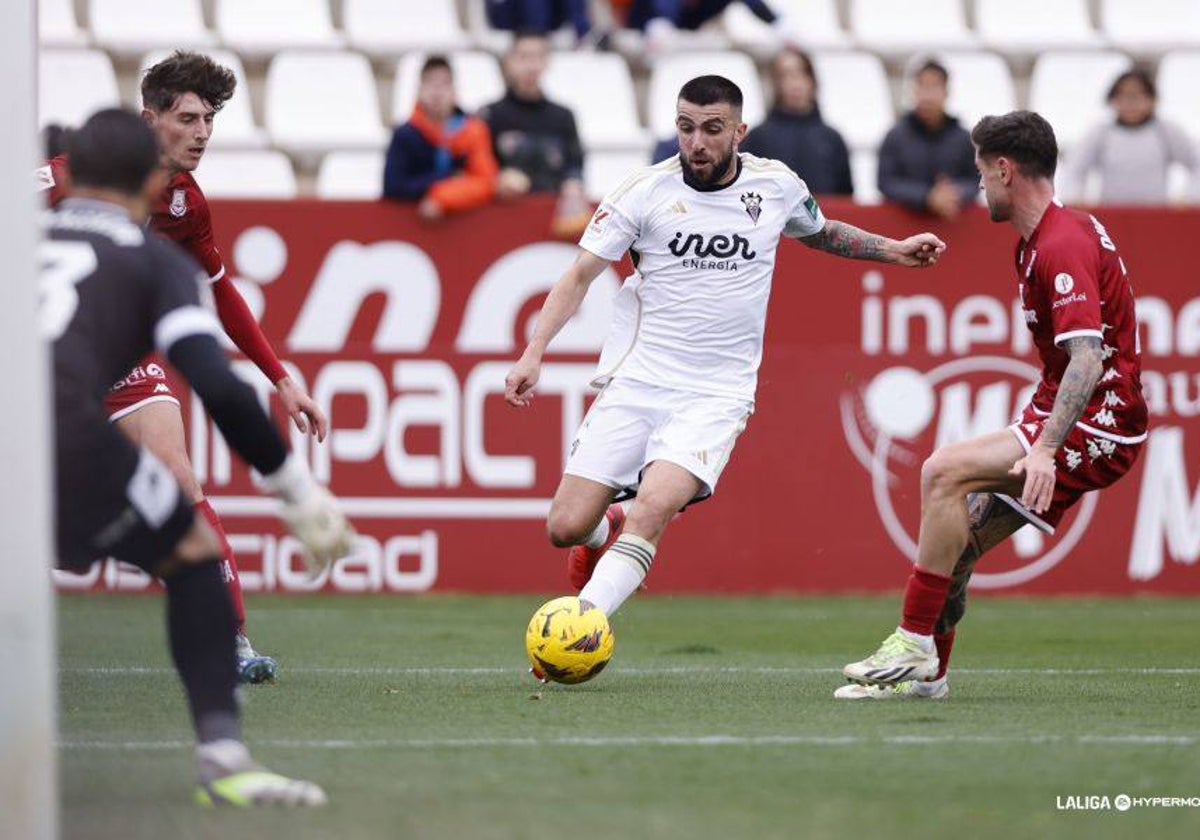 Agus Medina tuvo la ocasión más clara para el Albacete