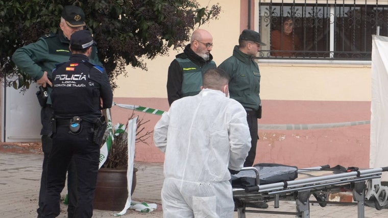 La Guardia Civil y la Policía Local, el día del hallazgo de los cuerpos en Morata de Tajuña