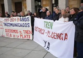 El oeste de Castilla y León toma las calles para exigir al Gobierno avances en sus infraestructuras ferroviarias