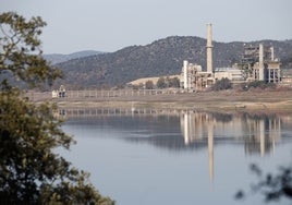 El Gobierno ofrece recolocar a unas 200 personas que trabajaban en la térmica de Puente Nuevo