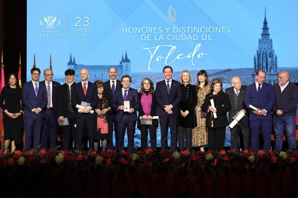Las imágenes del acto de los que «aman y celebran» la ciudad de Toledo