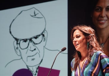 Mara Torres ensalza el papel de Miguel Delibes como escritor que «dignificó el oficio del periodista»