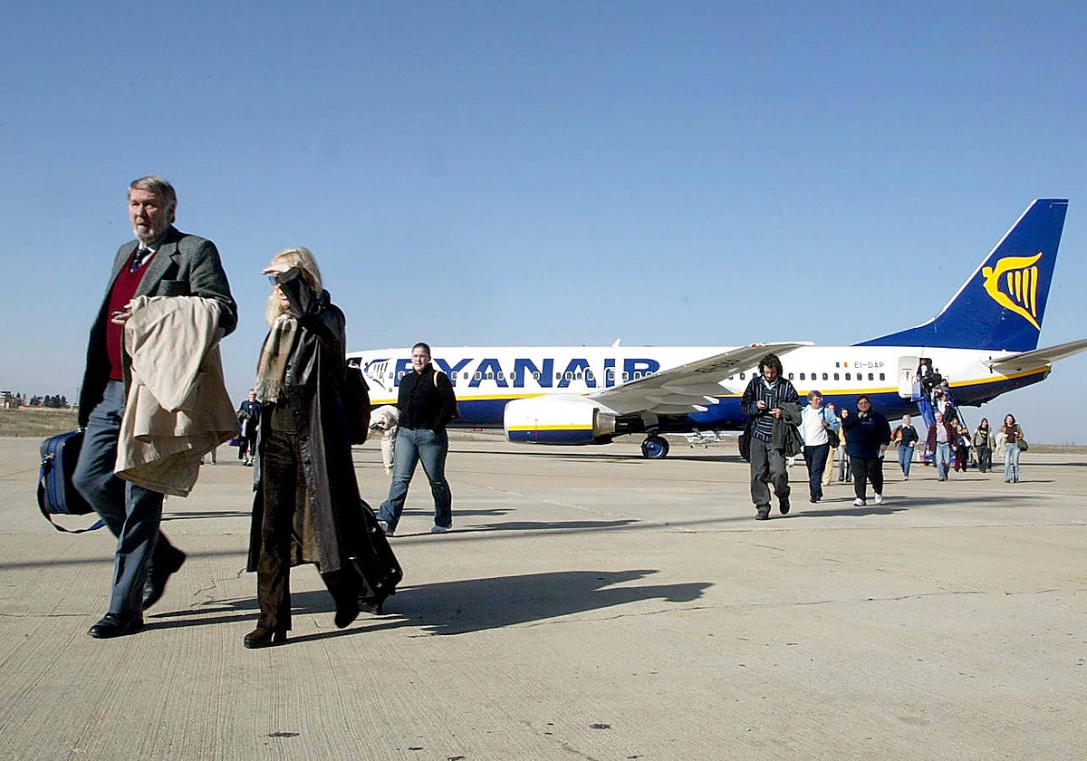 Avión de Ryanair en el aeropuerto de Villanubla (Valladolid), en una imagen de archivo