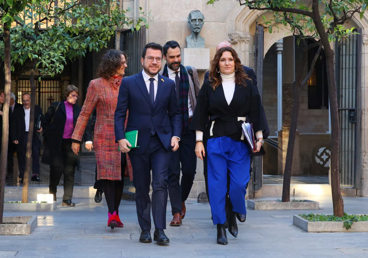 Pere Aragonès y Laura Vilagrà, hoy, entrando a la reunión semanal ordinaria del Govern en Barcelona