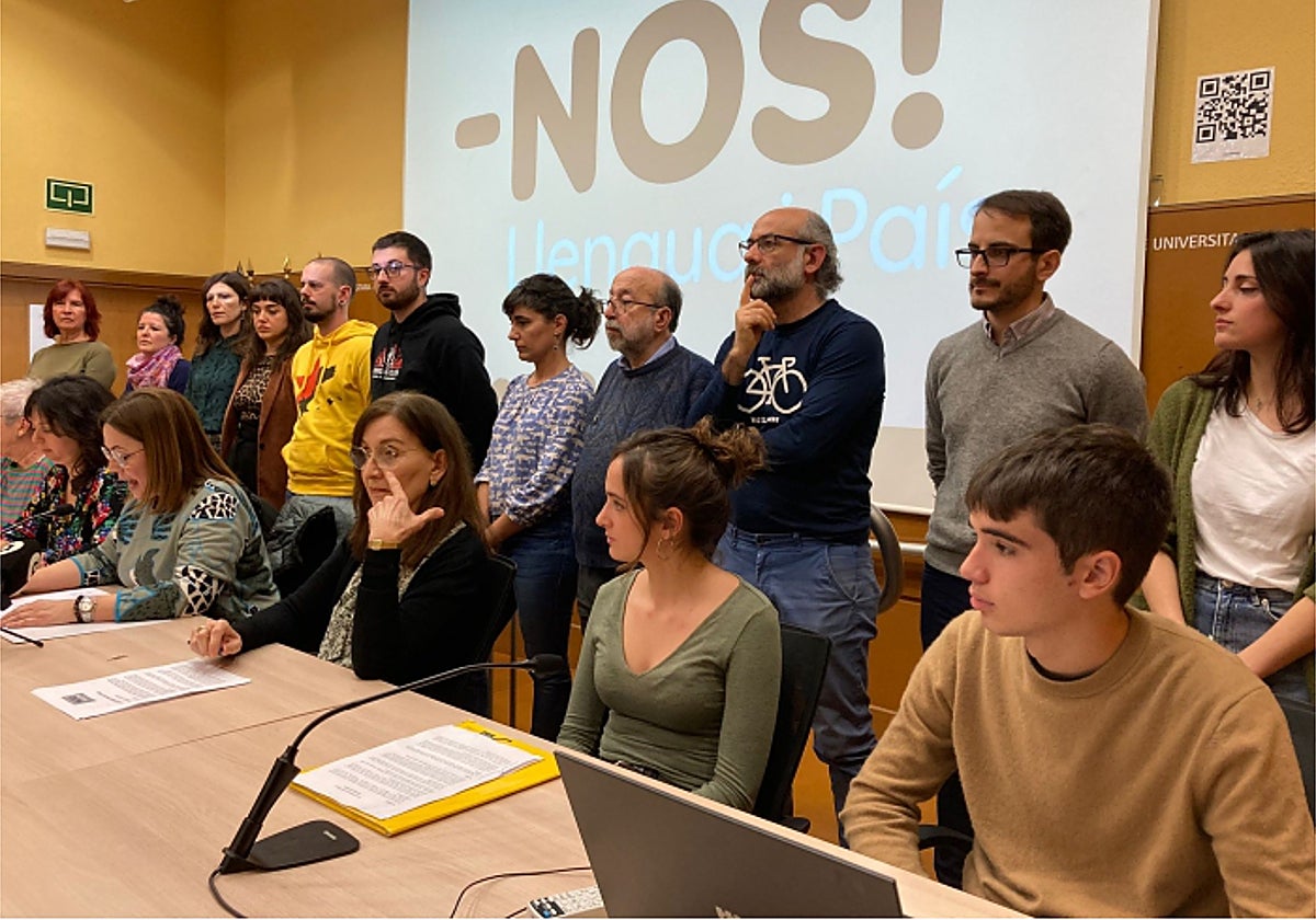 Presentación de la  plataforma -NOS! en Alicante, este jueves.