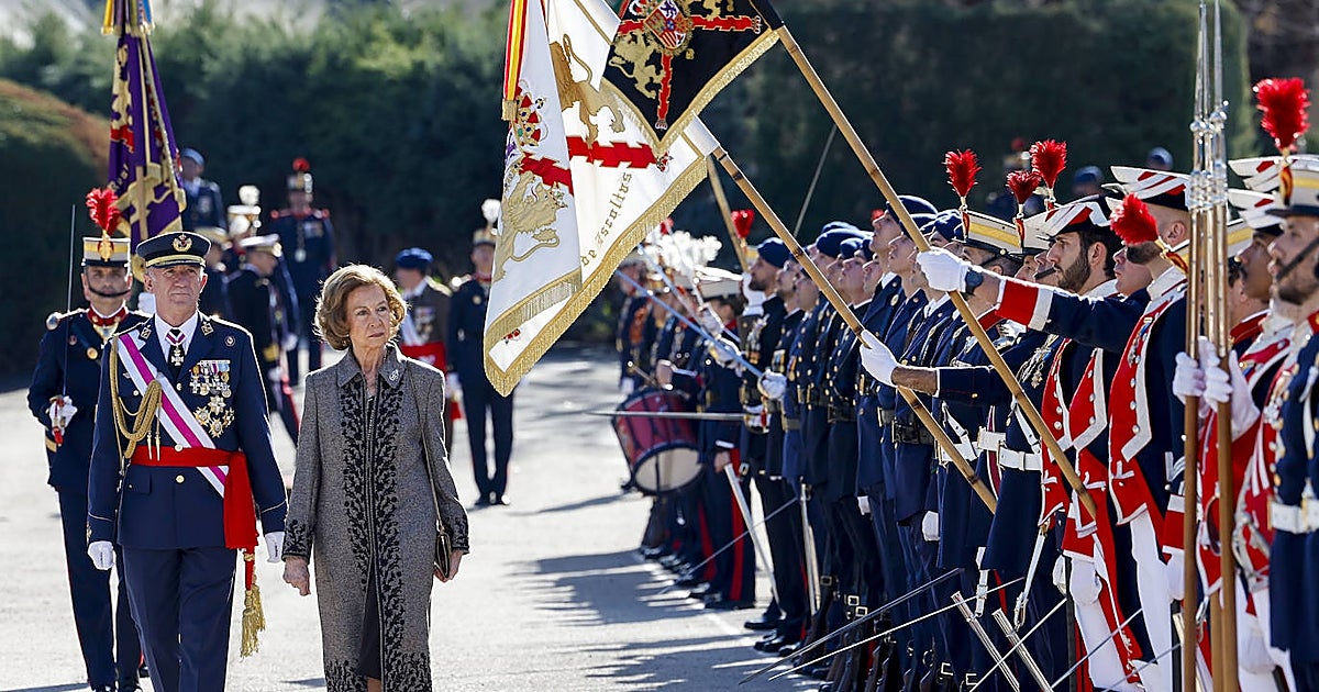 Doña Sofía preside el acto más solemne de la Guardia Real