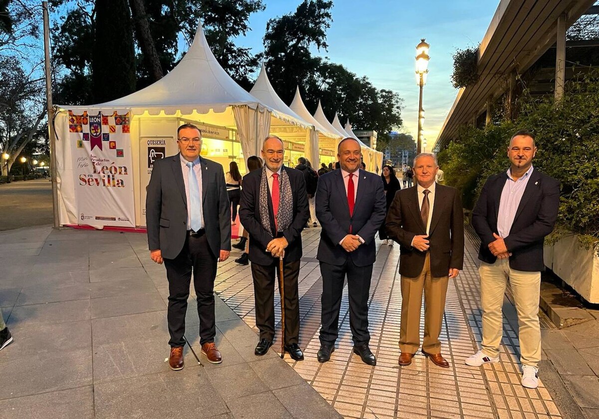 Inauguración de la I Feria de Productos de León, en Sevilla