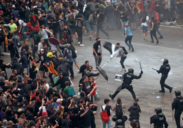 El juez apuntala el terrorismo de Tsunami por el asedio a El Prat y extiende seis meses la investigación