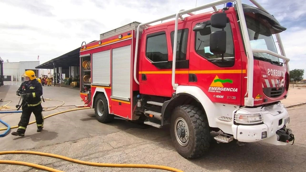 Tres heridos, uno de ellos grave, en el incendio de una vivienda en Malagón
