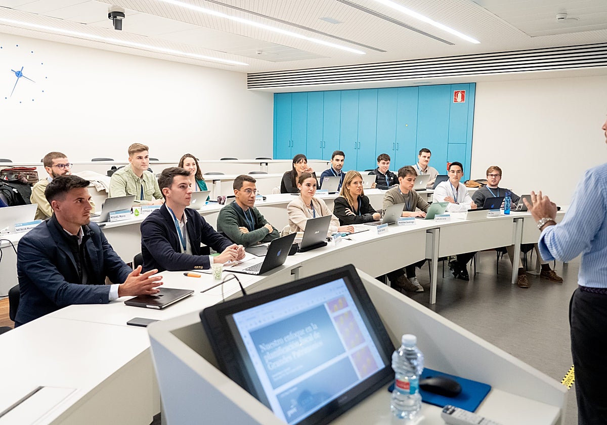 Imagen de alumnos de EDEM