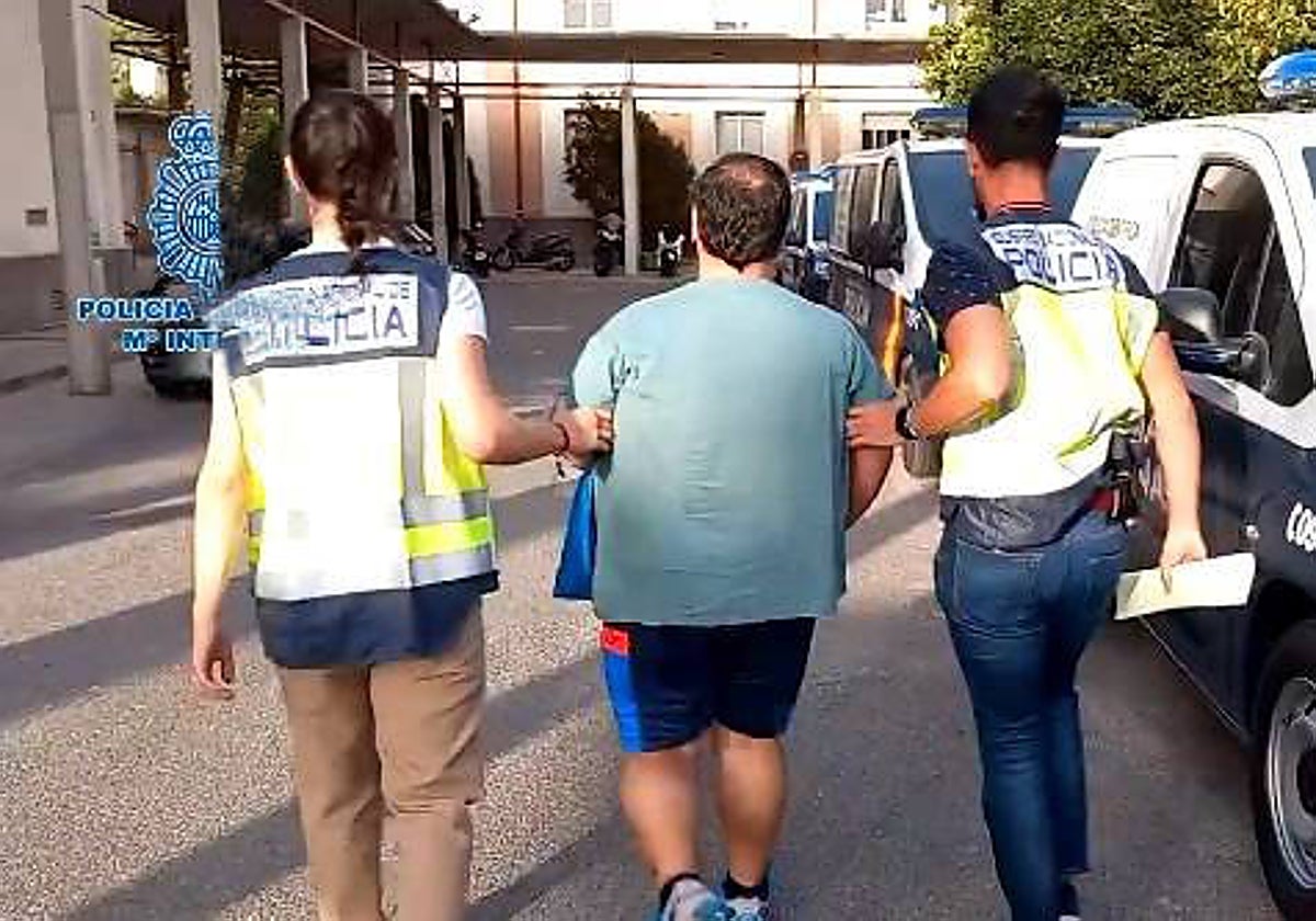 Imagen de archivo de la detención de otro entrenador