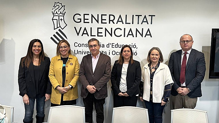 Imagen de la reunión celebrada este martes en la Conselleria de Educación