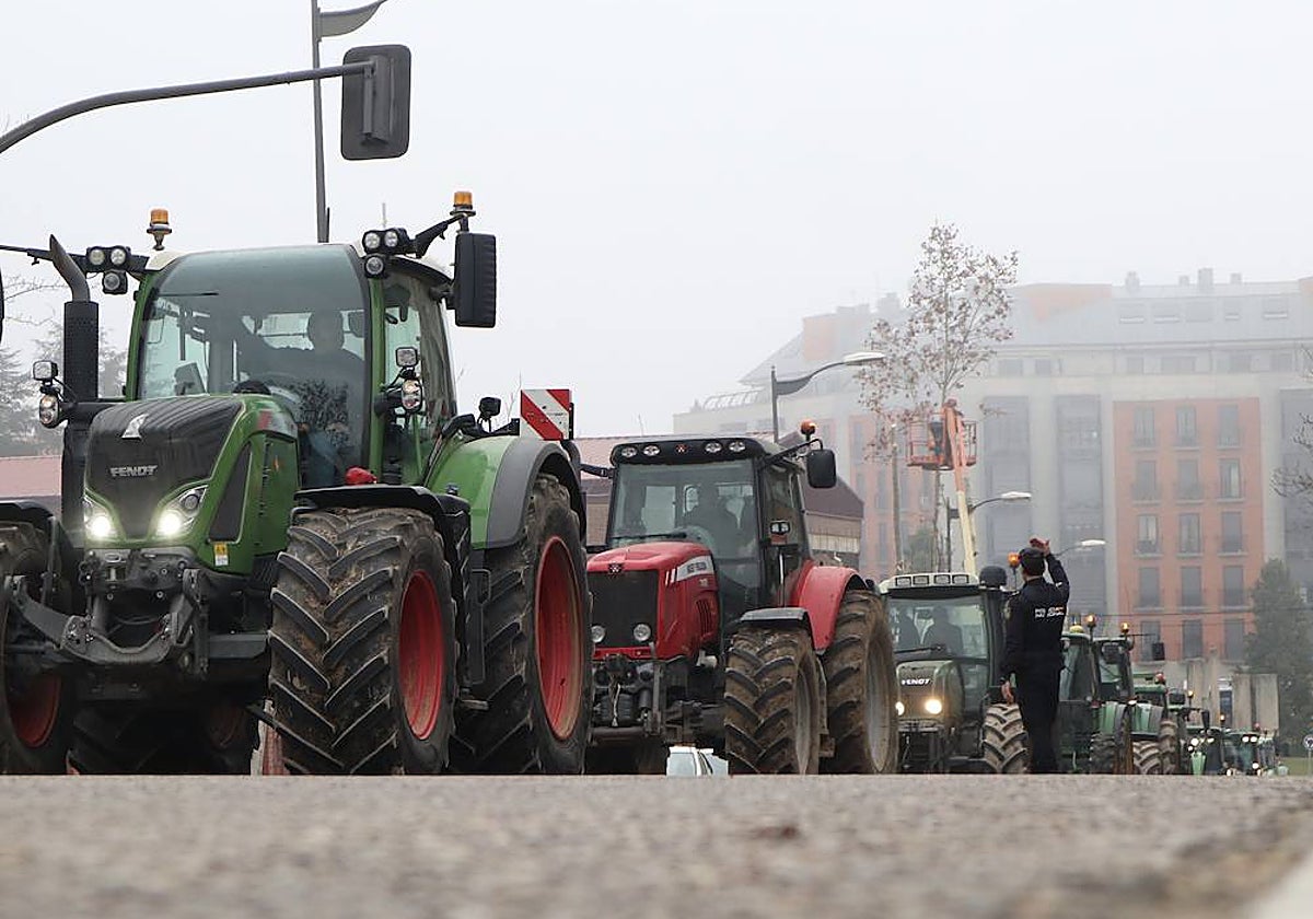 Los agricultores de Zamora salen con sus tractores en señal de protesta por las medidas que emanan de la Unión Europea