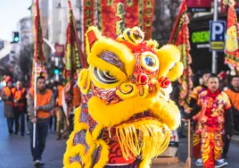 Los dragones del lejano Oriente conquistan Madrid: mercadillos, pasacalles, talleres y gastronomía por el Año Nuevo Chino