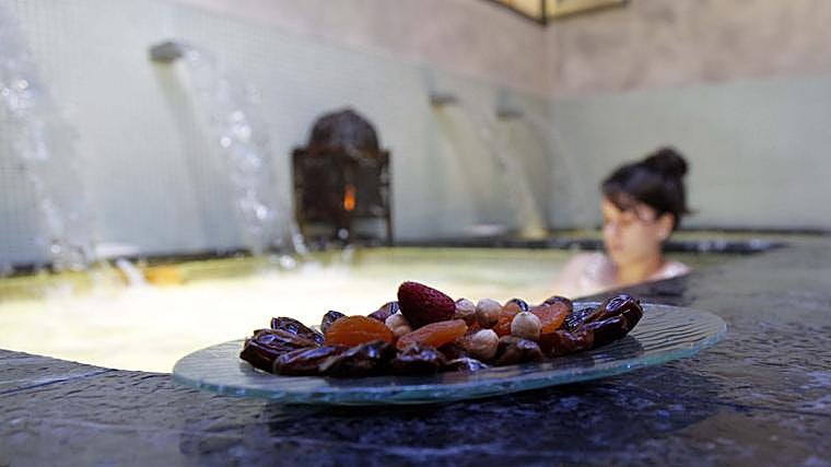 Imagen de una de las pozas del spa del hotel Palacio del Bailío