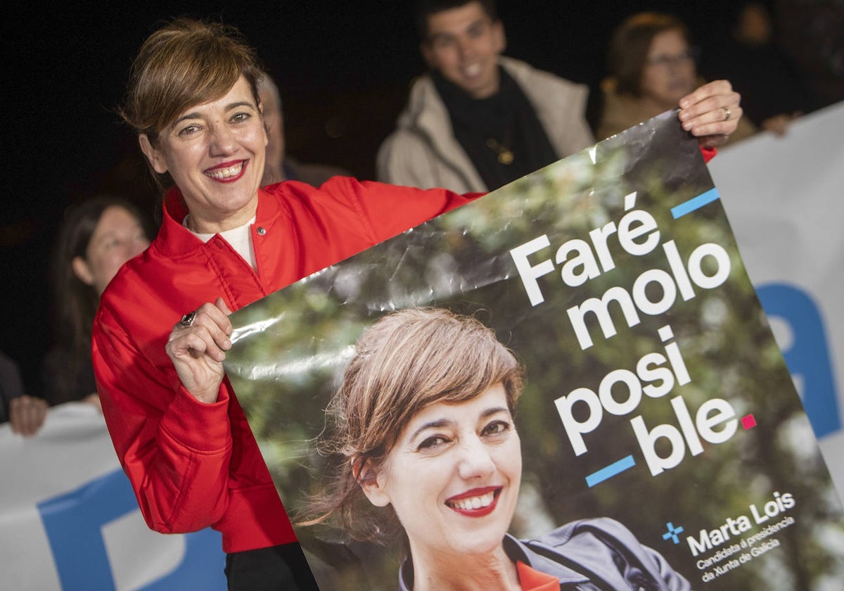 Marta Lois en el acto de inicio de campaña en Cangas