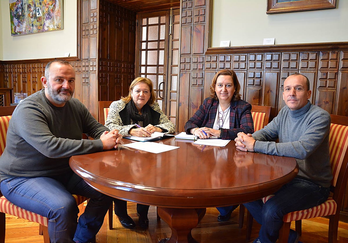 Cedillo y García con Andreu y Lancha durante la reunión