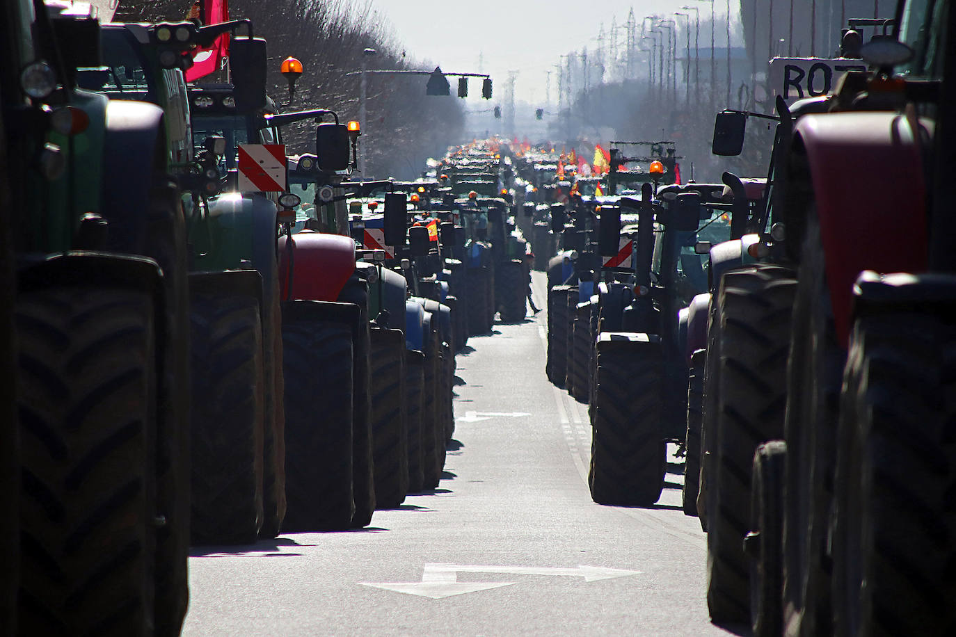 a tractorada de León colapsa las carreteras de la ciudad