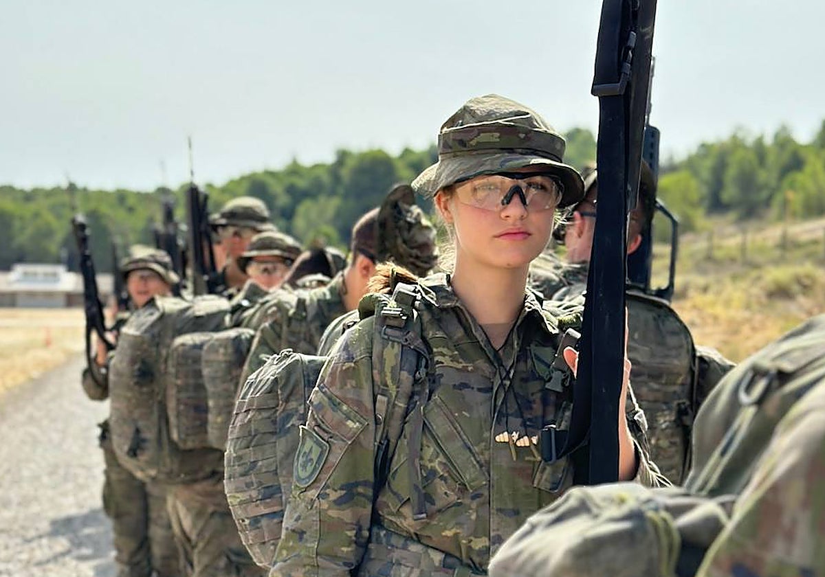La Princesa Leonor, durante durante sus primeras maniobras de instrucción militar, en septiembre de 2023