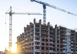 Almeida vende 12 parcelas a privados para construir pisos de alquiler asequible en Madrid