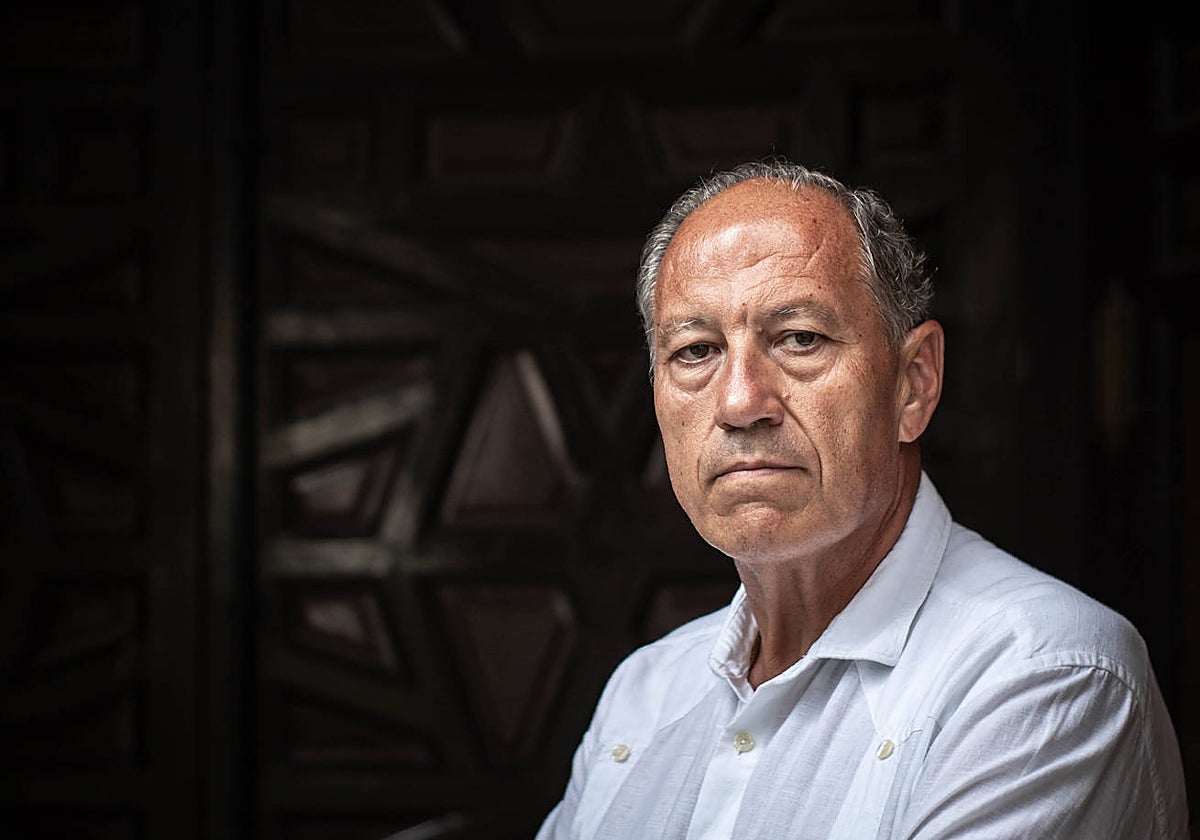 Antonio Santiago, médico y capataz de cofradías de Sevilla