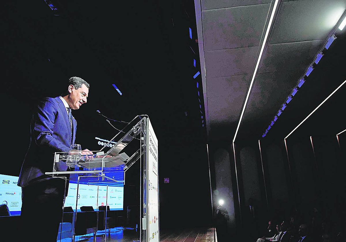 Juanma Moreno, este lunes durante su intervención en el foro de Europa Press en Madrid