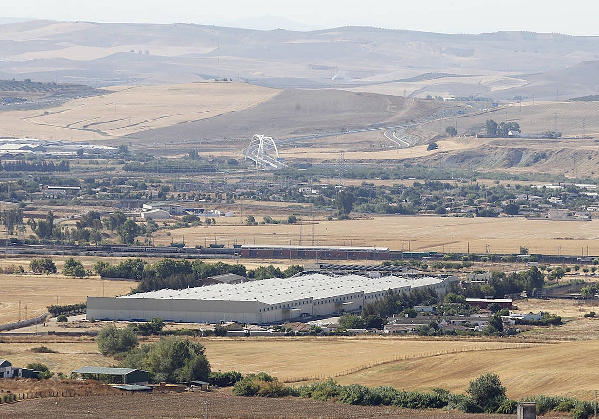 Antiguas naves de Colecor, junto a la carretera de Palma del Río