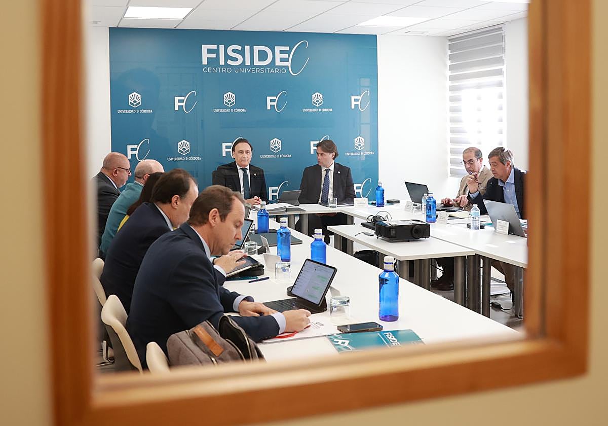 El consejero de Universidades, con los rectores de Andalucía en la reunión que tuvieron en Cabra