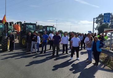 Choque entre agricultores y conductores en Córdoba: «¡Coméis gracias a nosotros!»