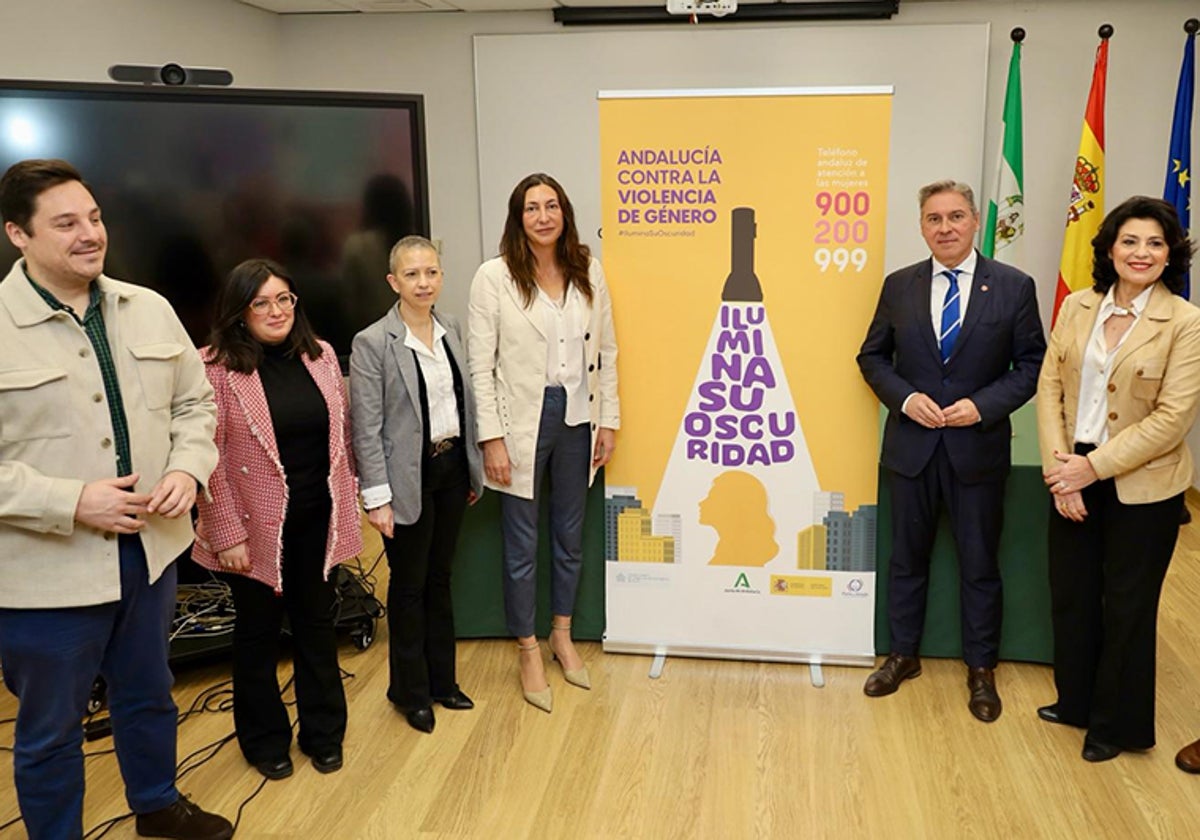 La consejera de Inclusión Social, Loles López, en la presentación de la campaña 'Ilumina tu oscuridad'