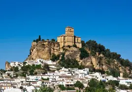 Viaja en el tiempo: tres pueblos medievales de Andalucía se cuelan en el ranking de los más bonitos de España según National Geographic
