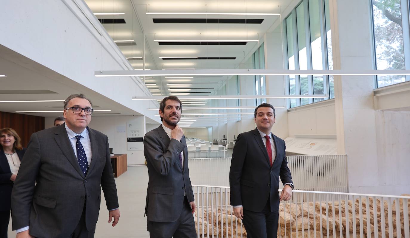 Fotos: la inauguración de la imponente Biblioteca Grupo Cántico de Córdoba